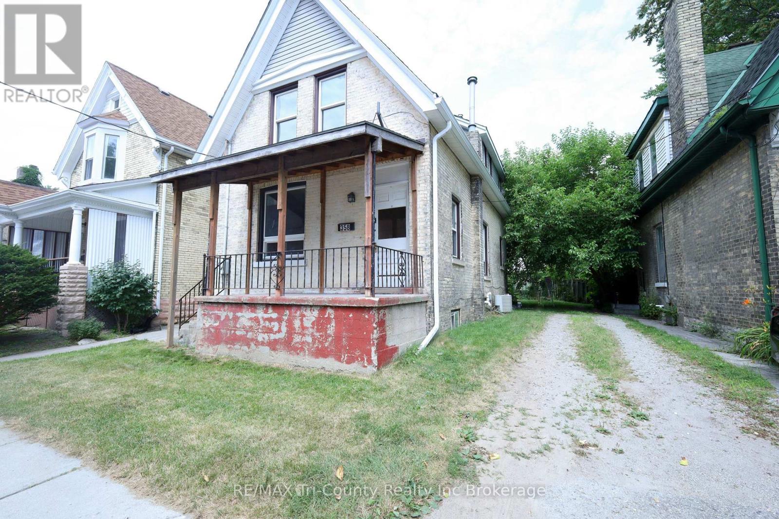 358 GLEBE STREET E