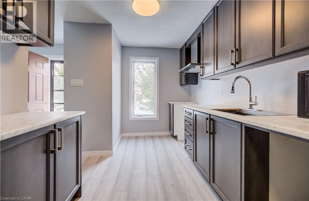 249 CEDARBRAE Avenue Unit# 18
