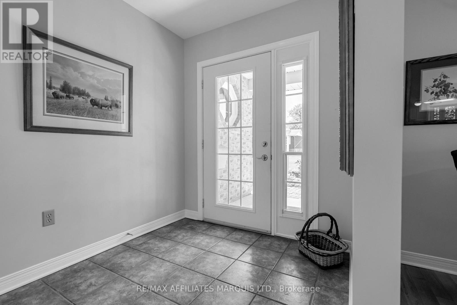 24 SAUNDERS AVENUE