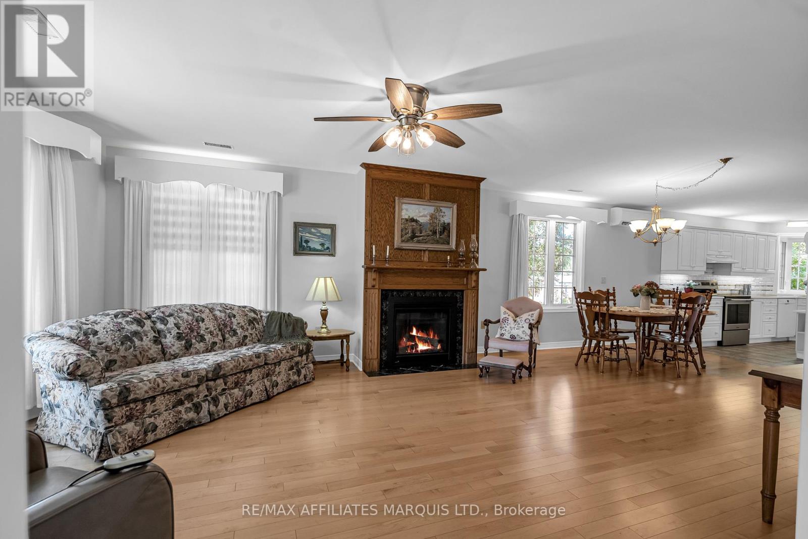 24 SAUNDERS AVENUE