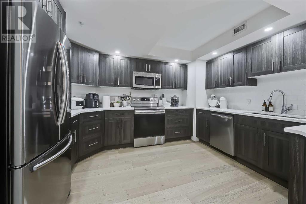 902, 200 La Caille Place SW