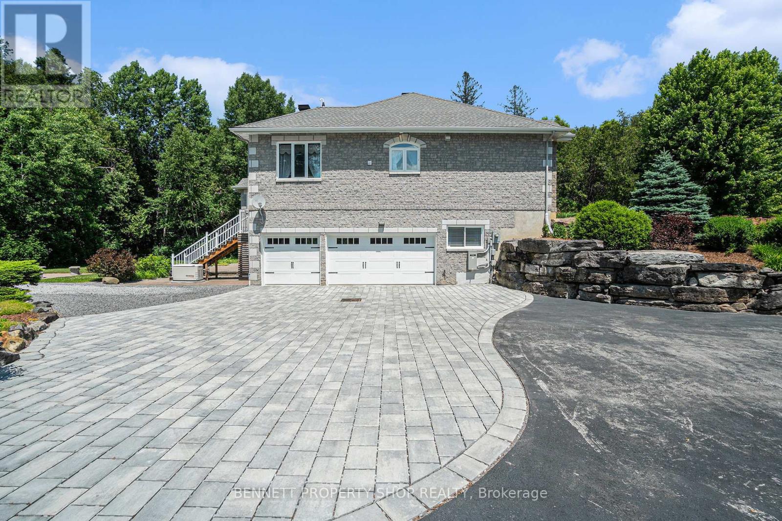 17 PANANDRICK VIEW DRIVE
