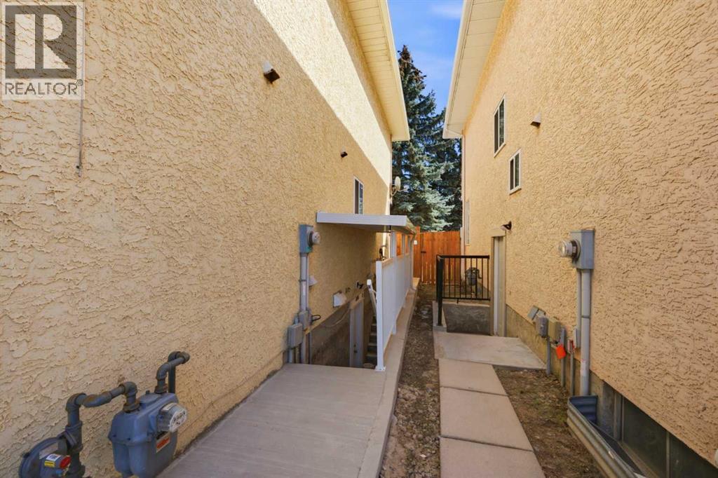 80 Martinglen Way NE