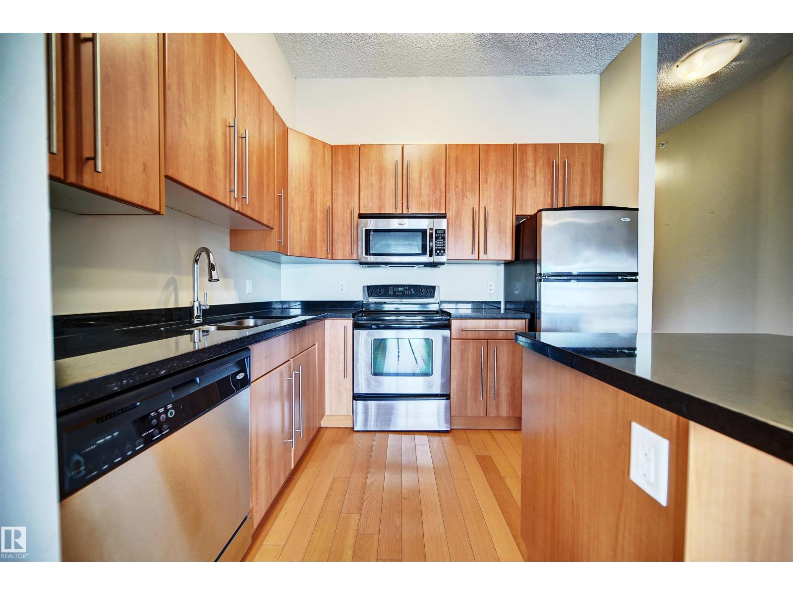 #1206 9819 104 ST NW