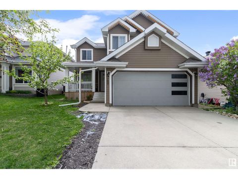 160 LILAC LN Sherwood Park AB T8H1W2