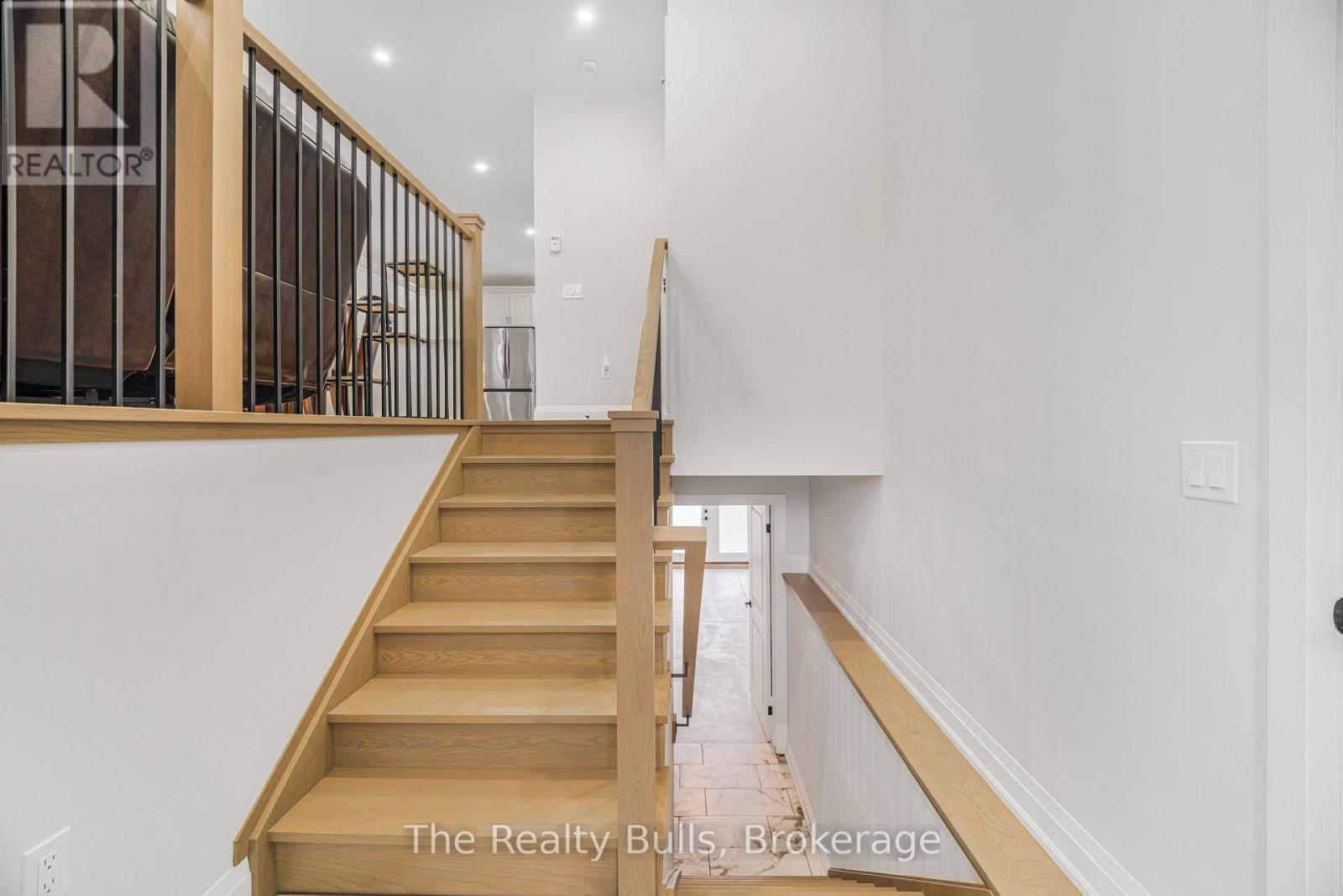 28 RIDGE ROAD S