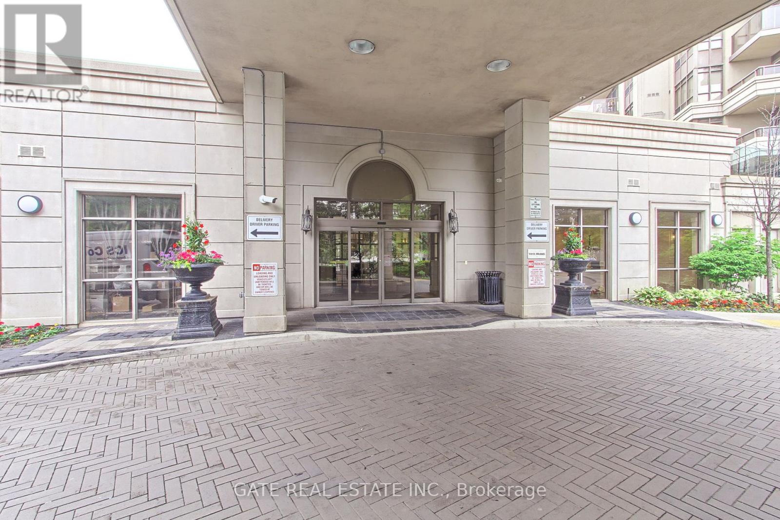 PH31 - 700 HUMBERWOOD BOULEVARD