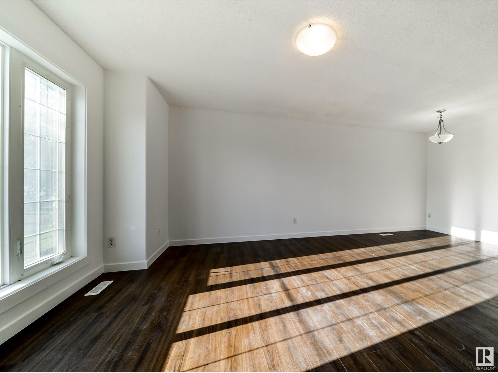 11721 80 ST NW