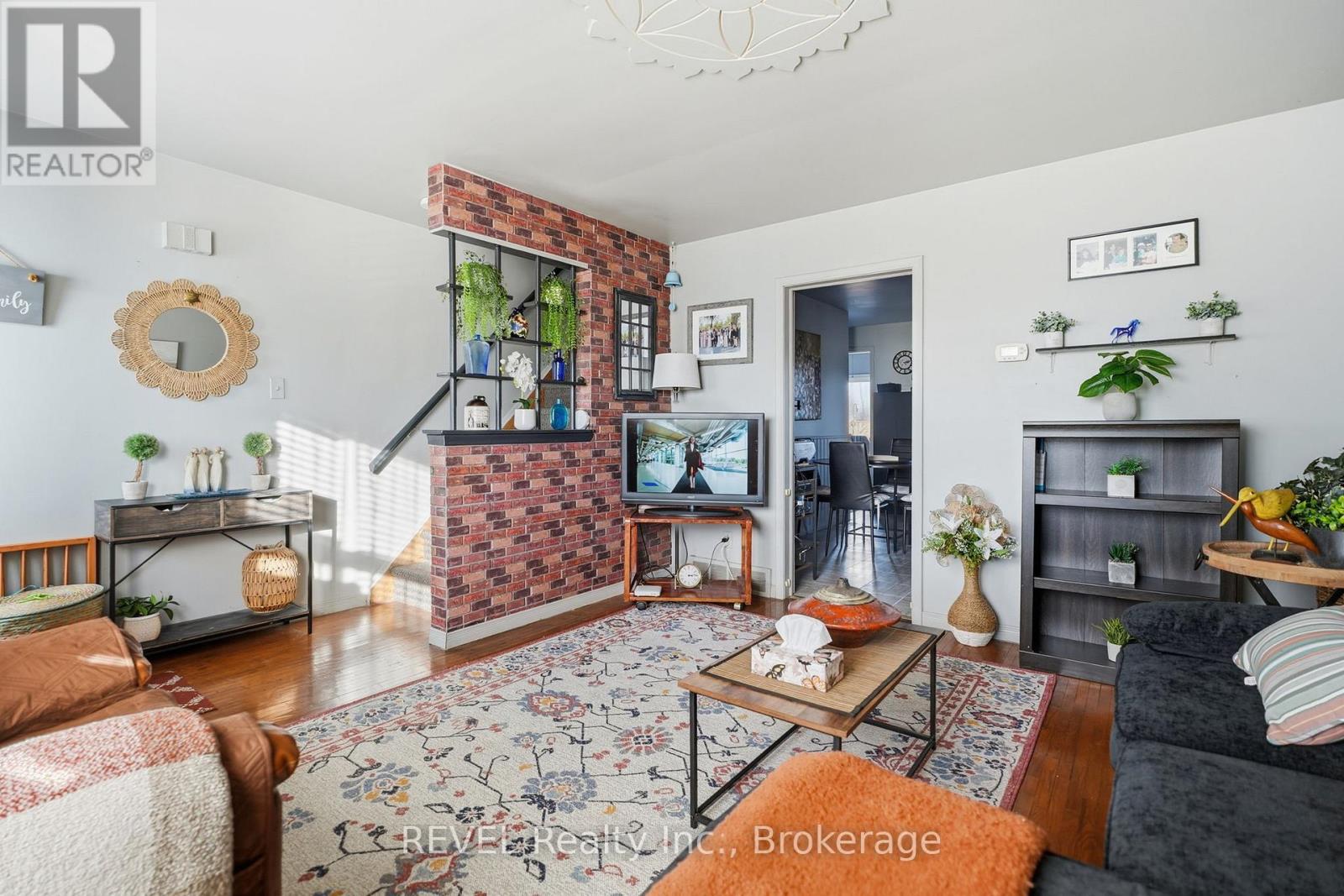 137 WELLINGTON STREET