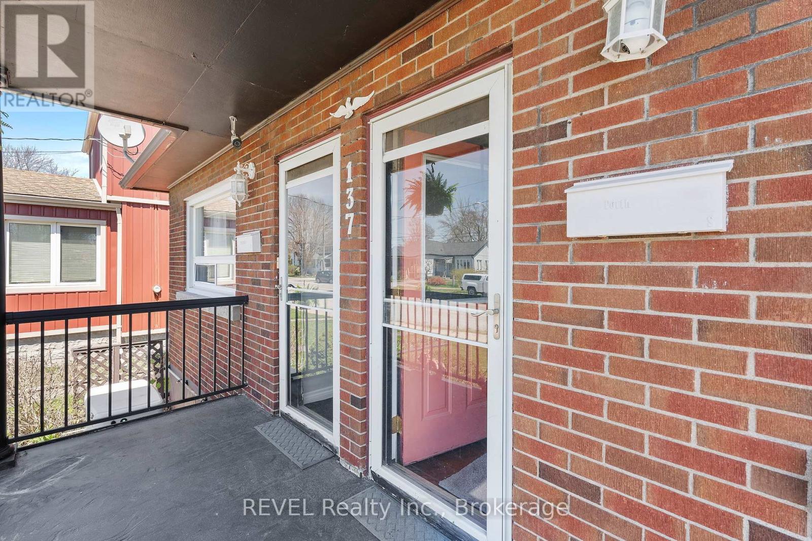 137 WELLINGTON STREET