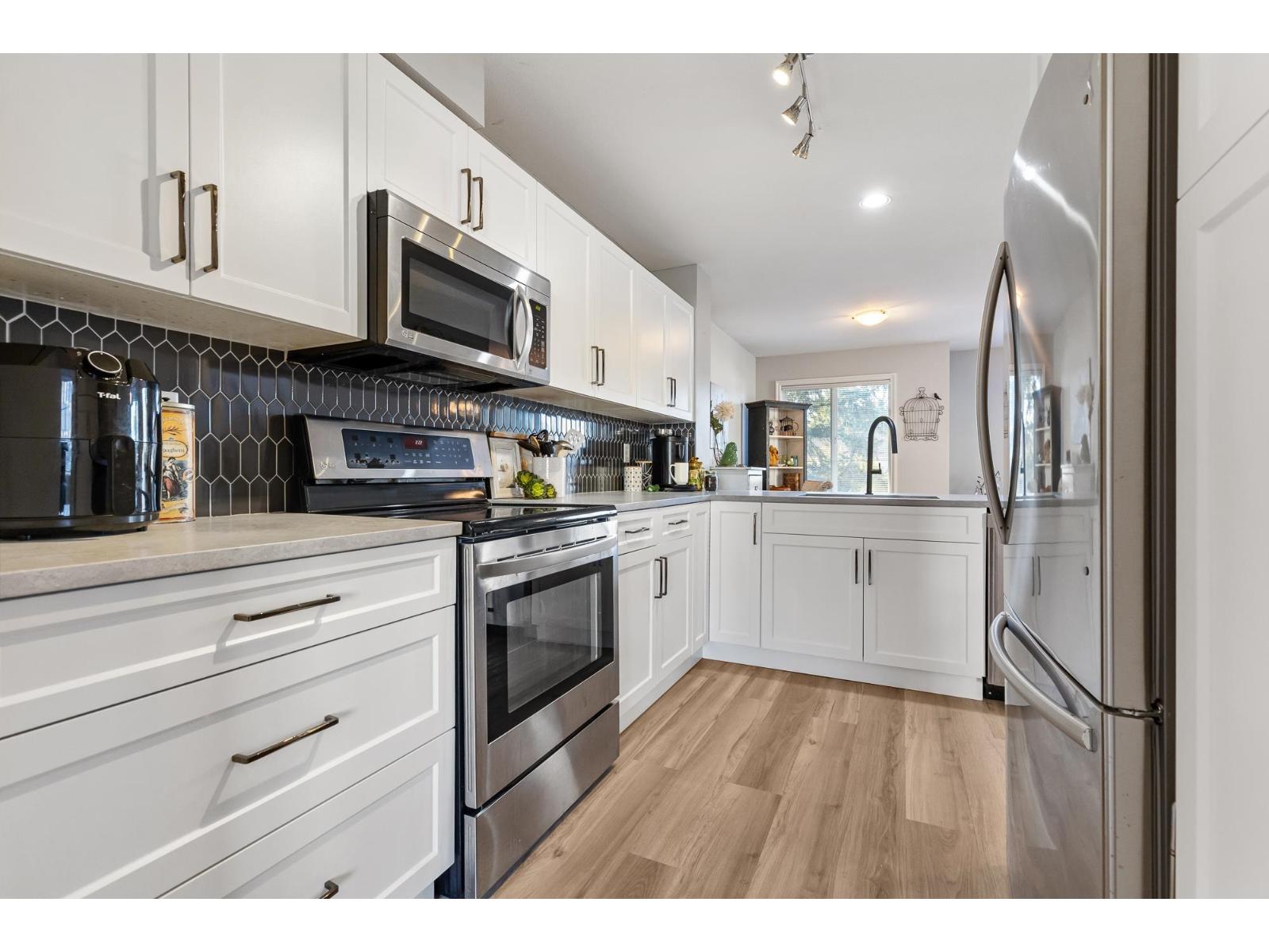 7 46321 CESSNA DRIVE|Chilliwack Proper South