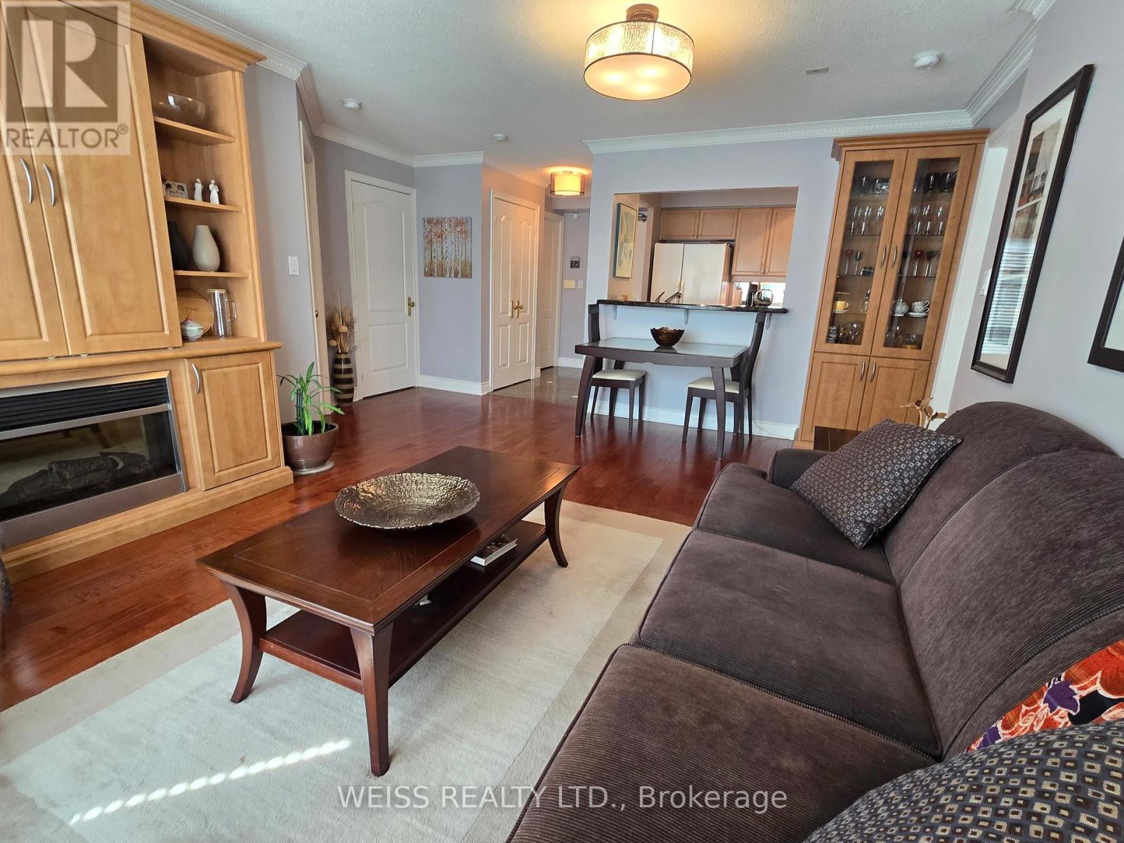 404 - 800 SPADINA ROAD