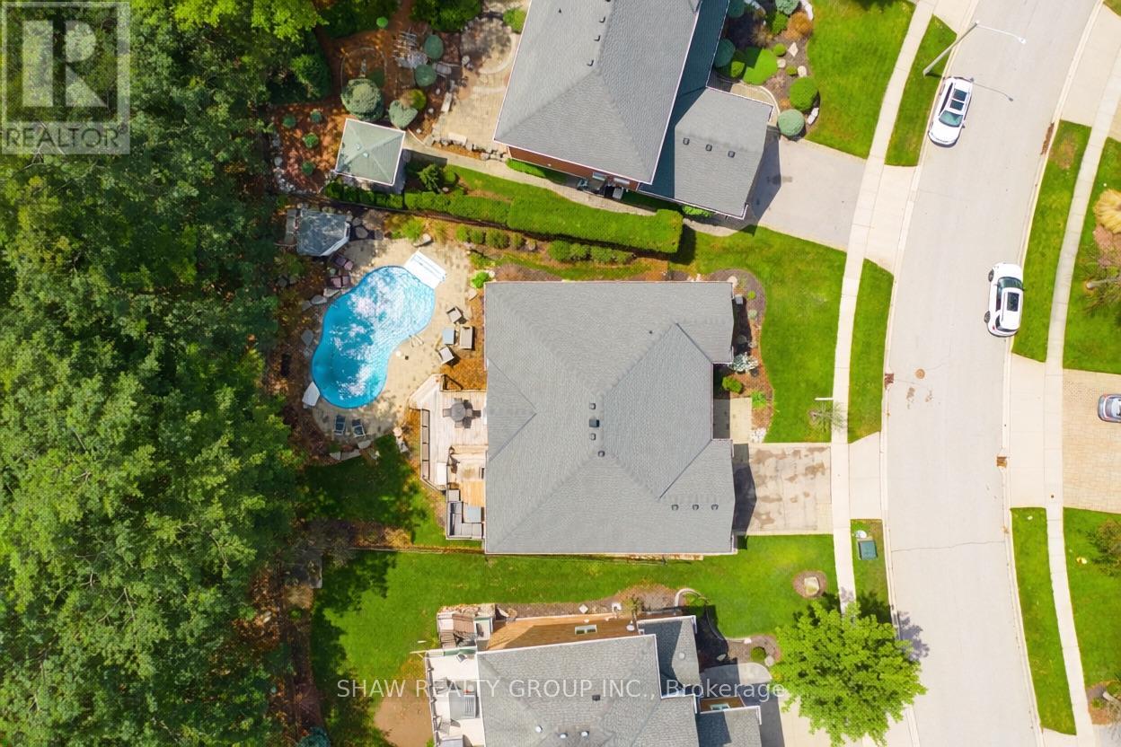 24 COTTONWOOD CRESCENT