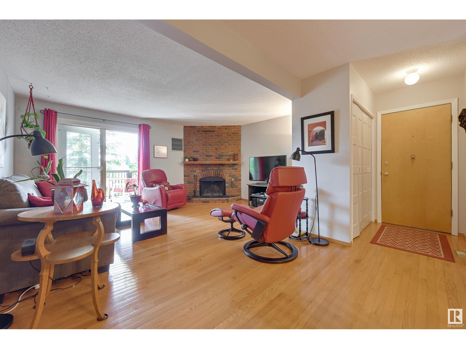 #301 2908 105A ST NW