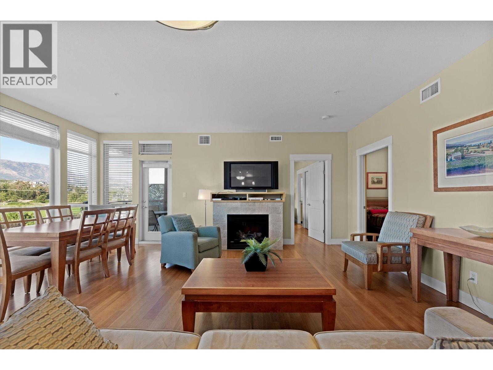 4205 Gellatly Road Unit# 301