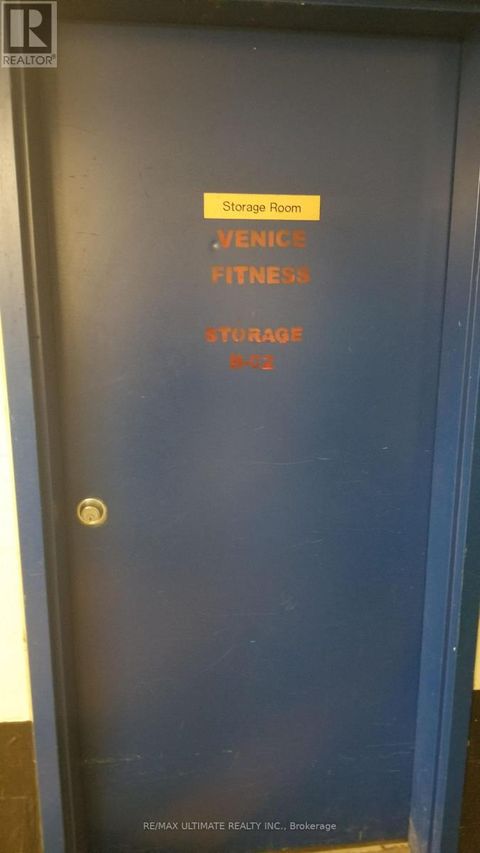 LOCKER B2 - 393 KING STREET W Toronto (Waterfront Communities) ON M5V3G8