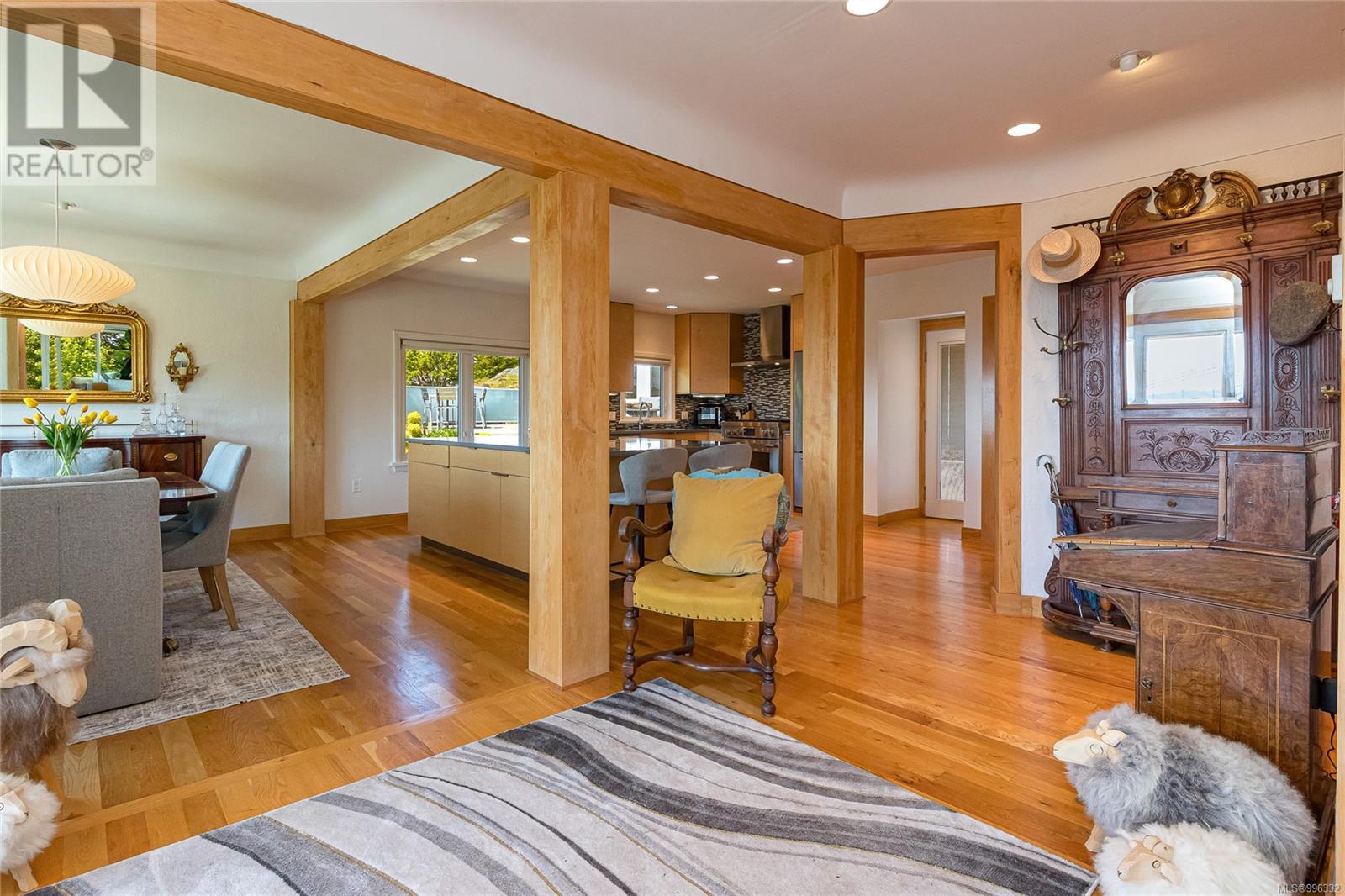 112 Prince Edward Dr