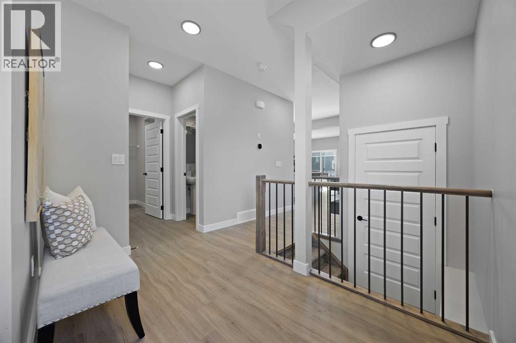 1414 Bayview Crescent SW