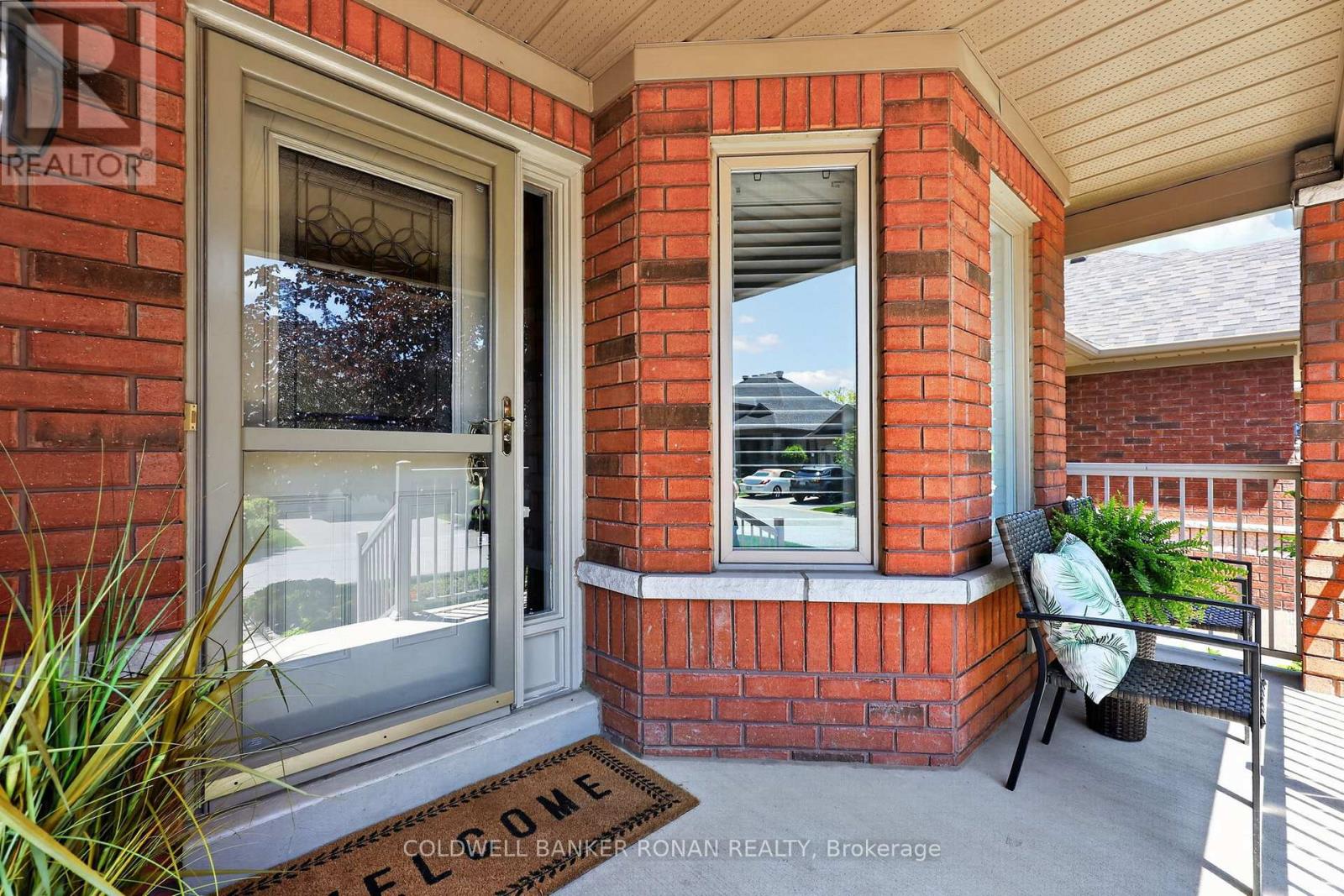 8 MONTEBELLO TERRACE