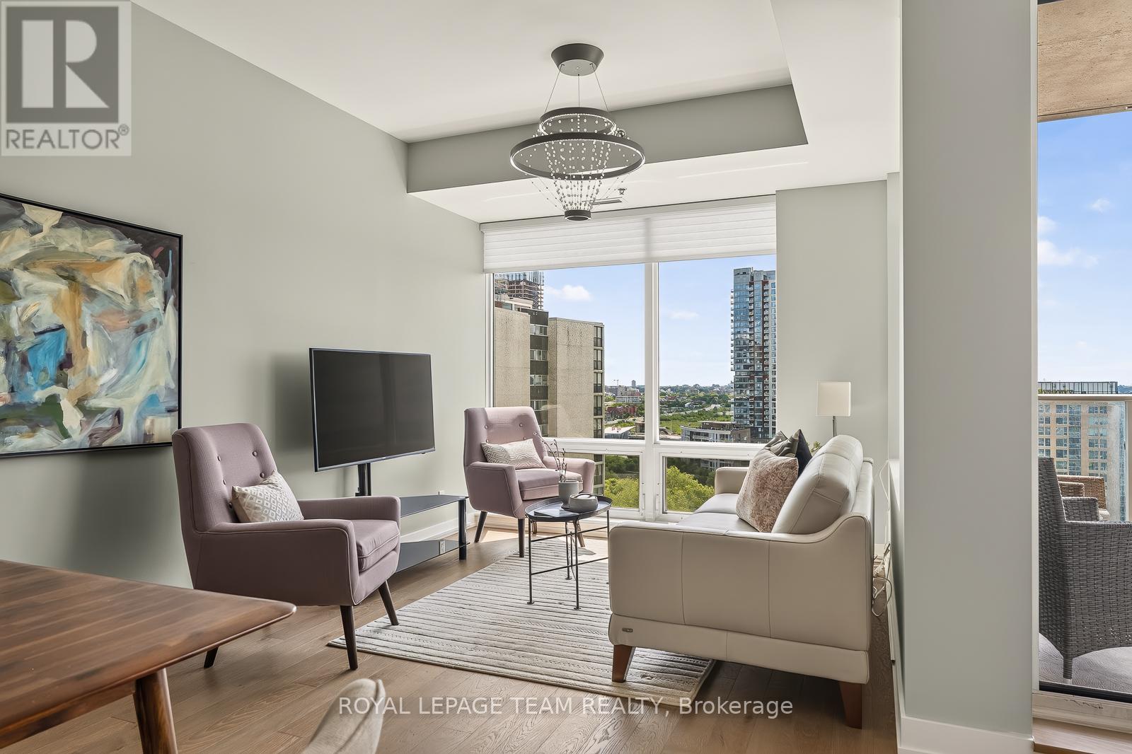 903 - 428 SPARKS STREET