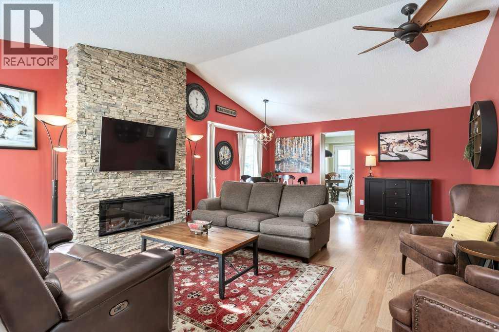 729 Riverside Drive NW