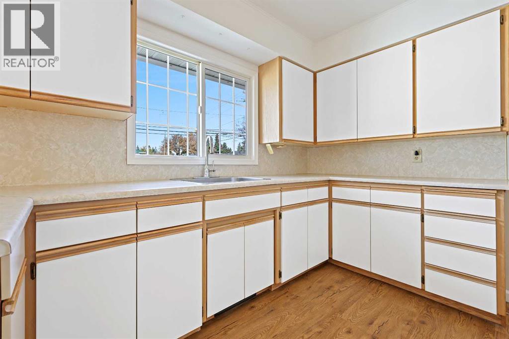 10 Glamorgan Drive SW