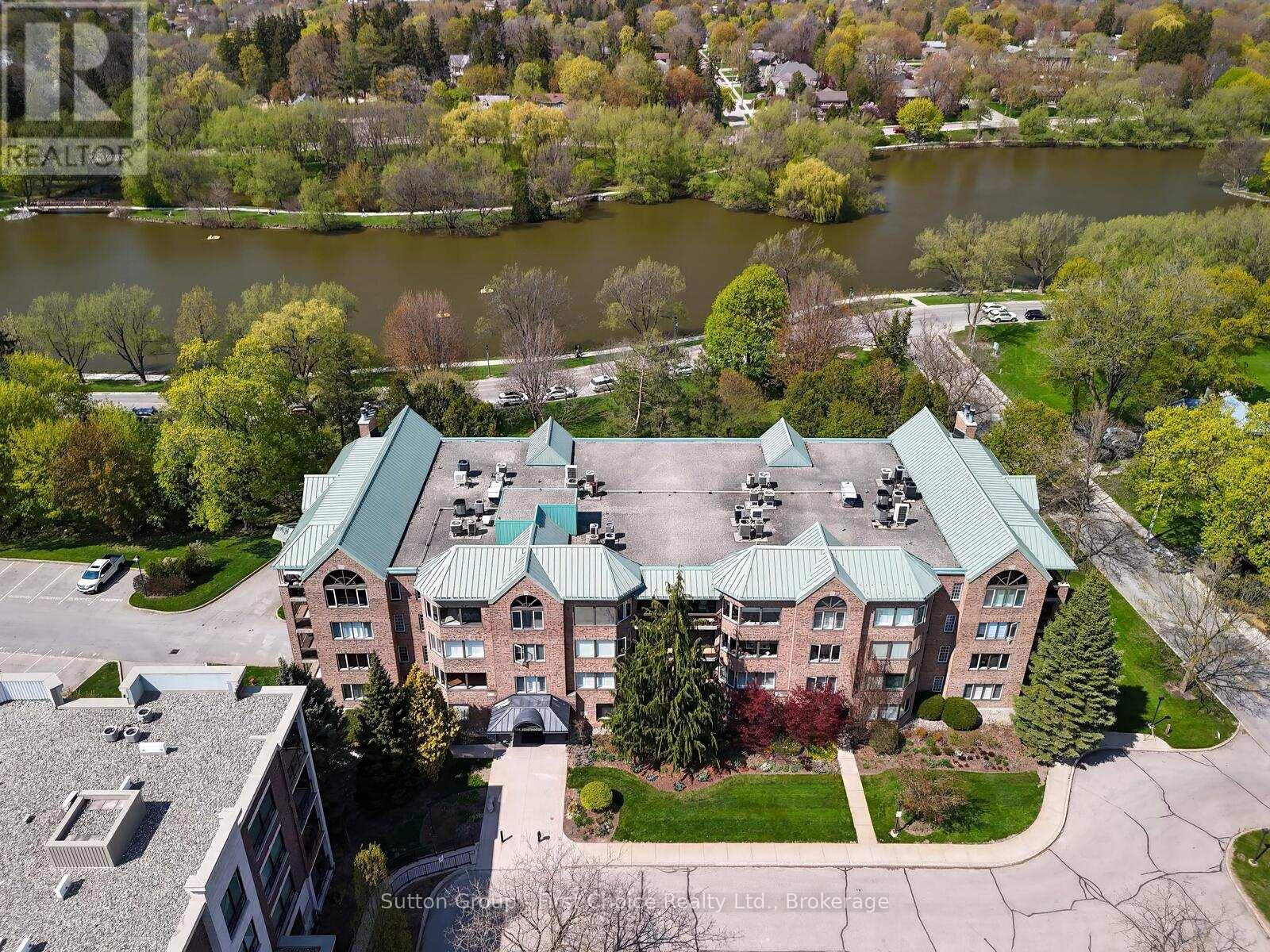 206 - 30 FRONT STREET