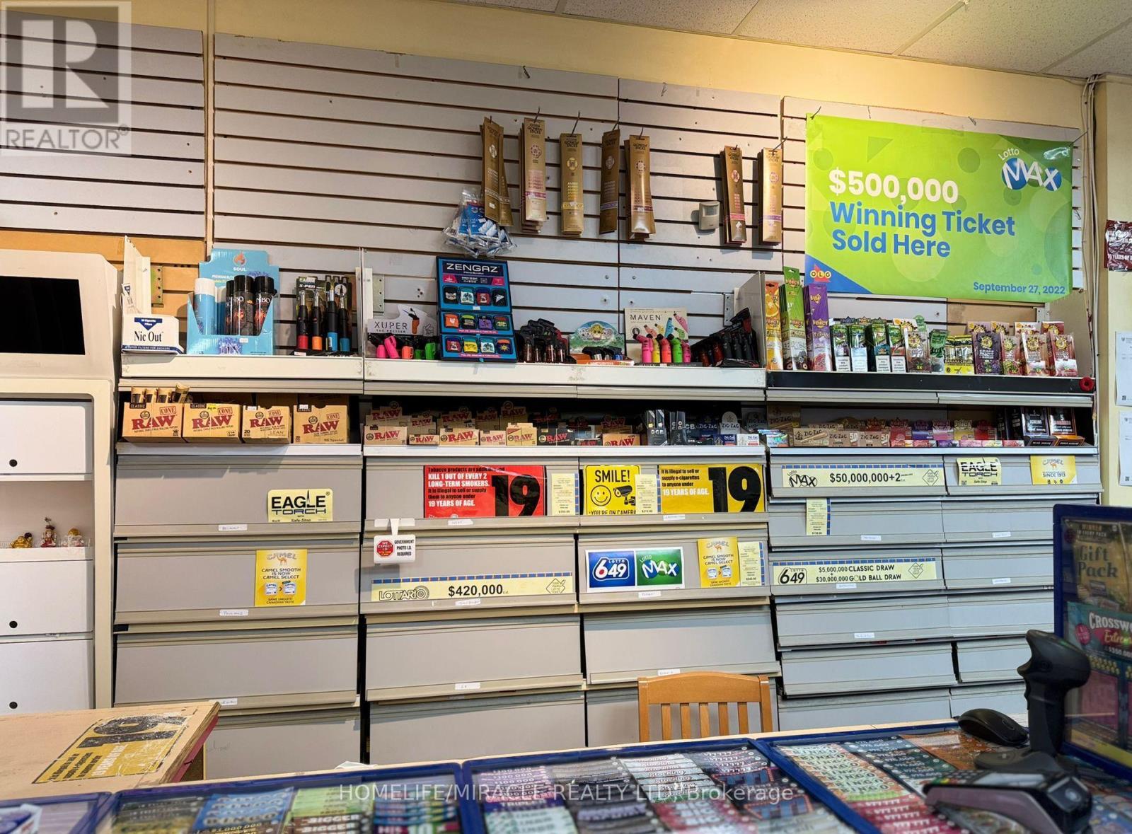 7 - 20 WOODLAWN ROAD E