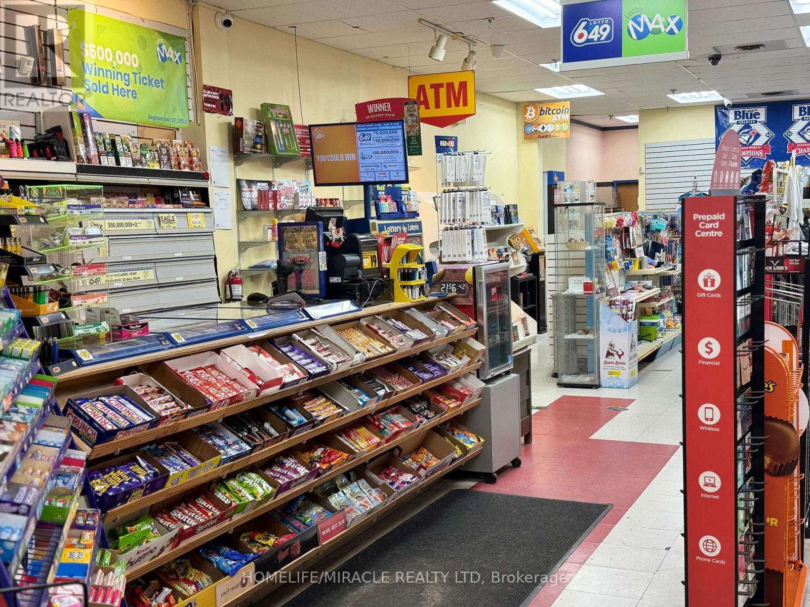 7 - 20 WOODLAWN ROAD E