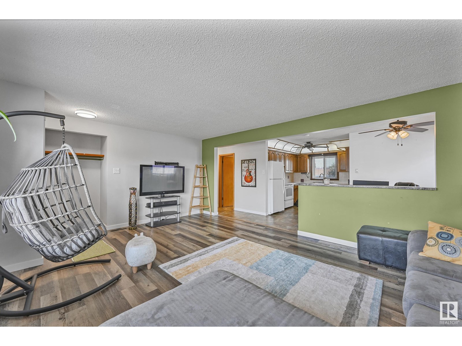 7820 130 AV NW