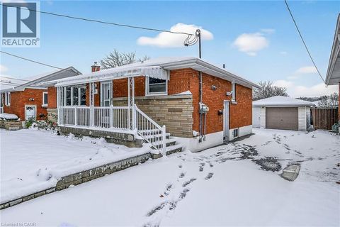84 BLANMORA Drive Hamilton ON L8G2A8