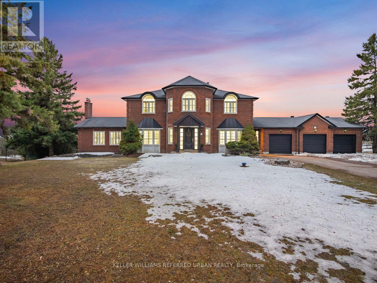 17 SLEEPY HOLLOW LANE