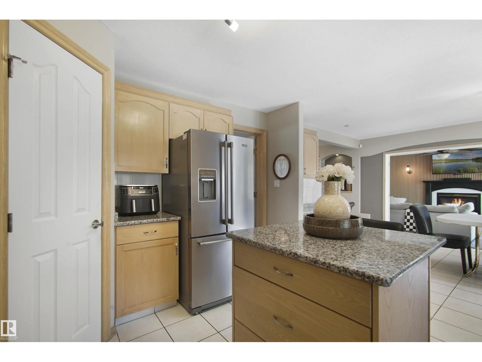 8617 158A AV NW