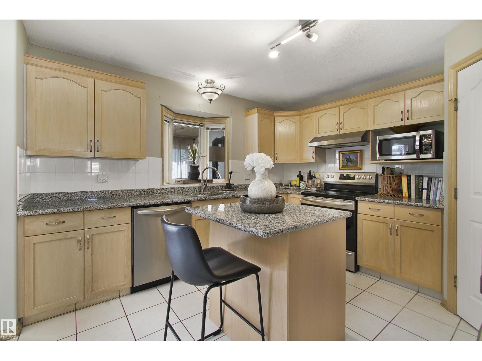 8617 158A AV NW