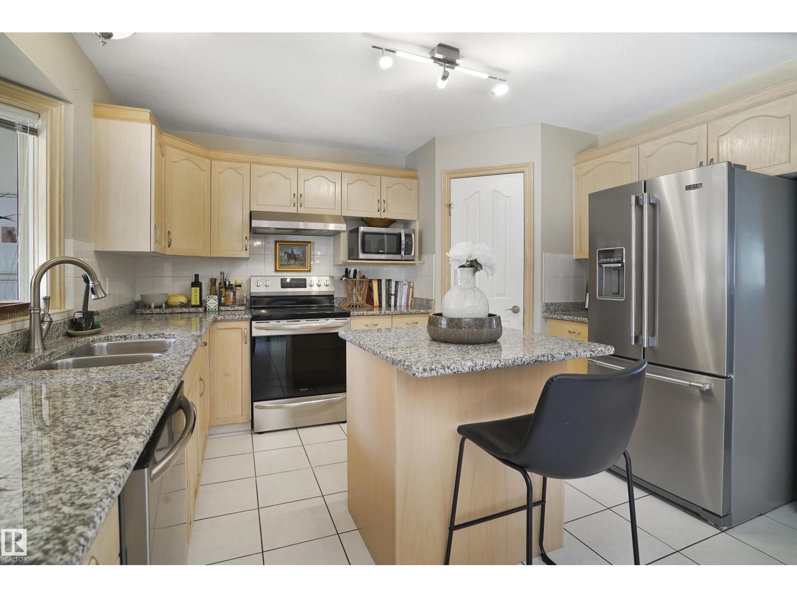 8617 158A AV NW