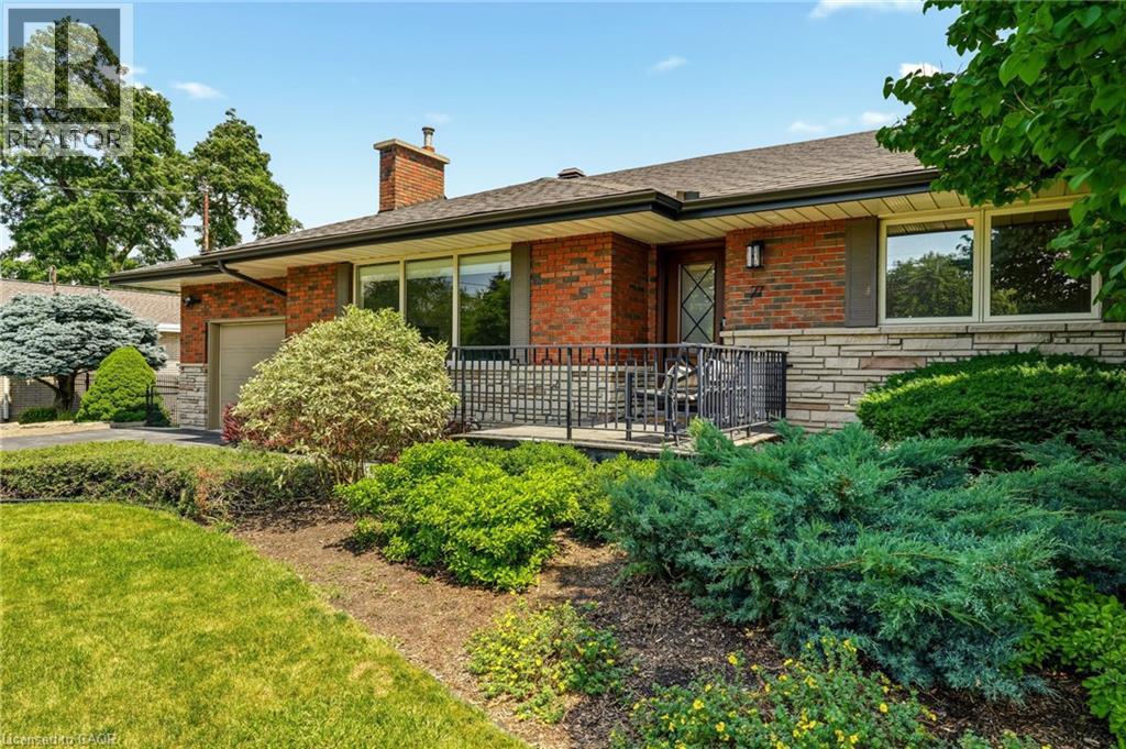 27 BRENTWOOD Drive