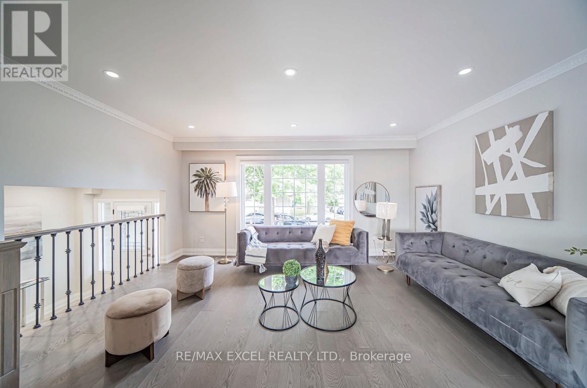 106 ALEXMUIR BOULEVARD
