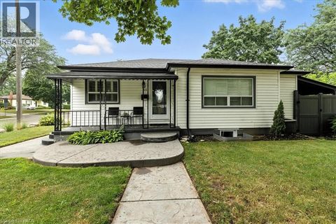 50 GROVE Crescent Brantford ON N3R4Y6
