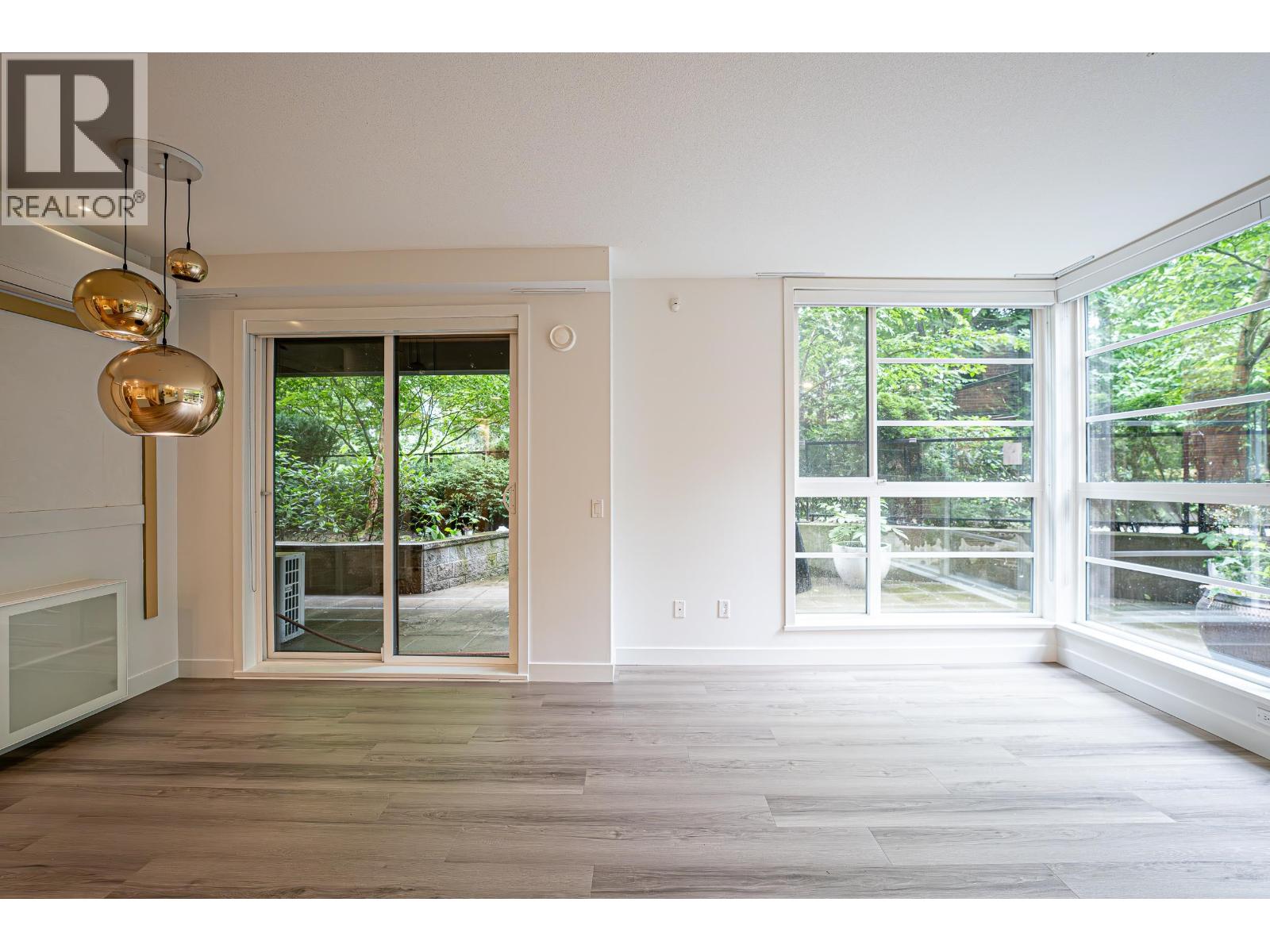 105 733 W 3RD STREET
