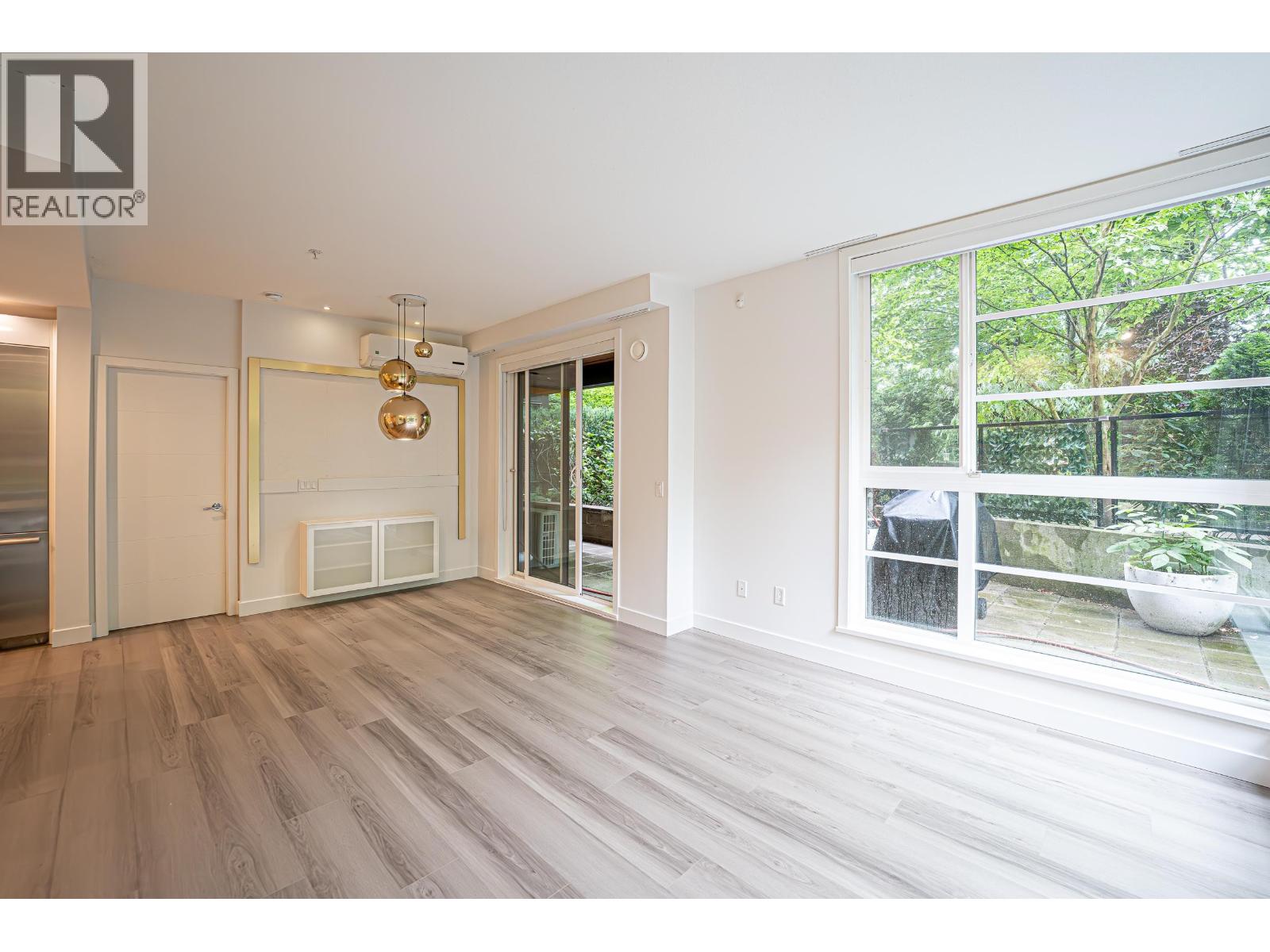 105 733 W 3RD STREET