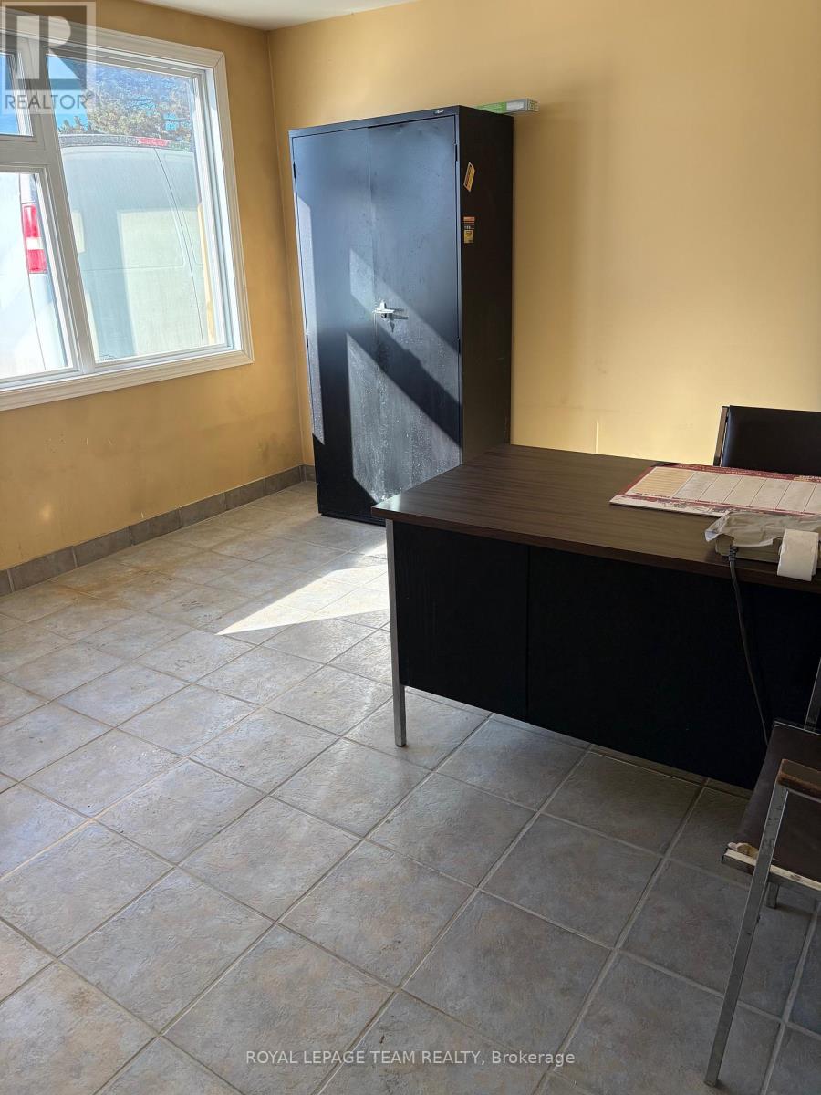 11 - 174 COLONNADE ROAD