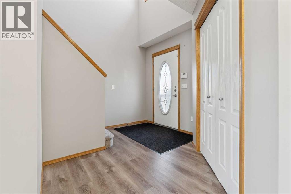 111 Luxstone Crescent SW
