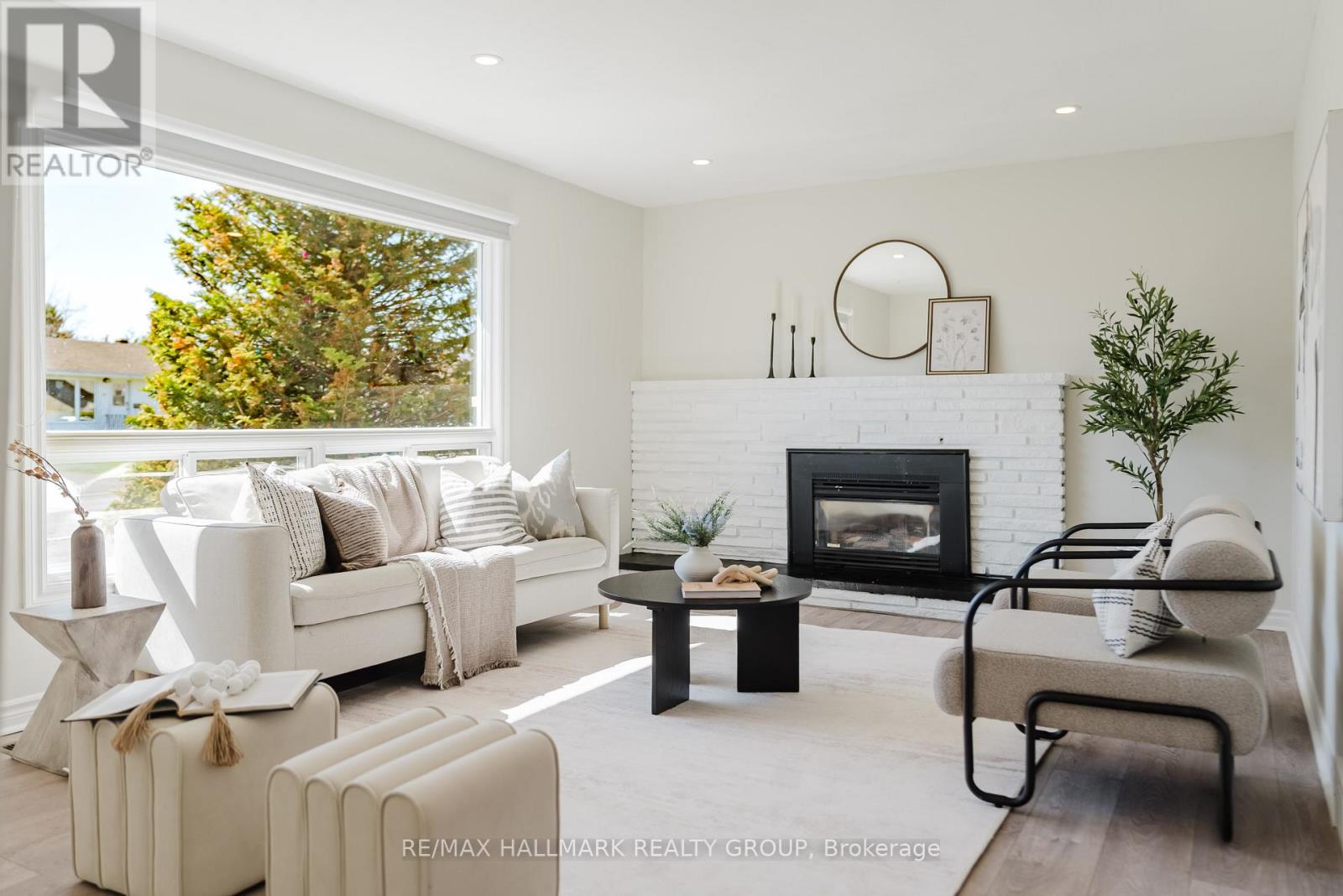 17 WOLMSLEY CRESCENT