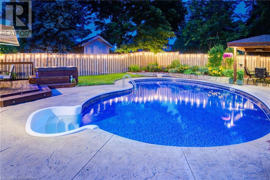 9 TOYNBEE Crescent