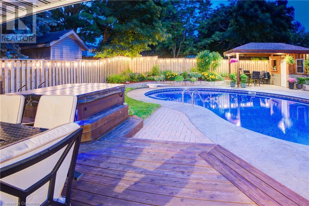 9 TOYNBEE Crescent