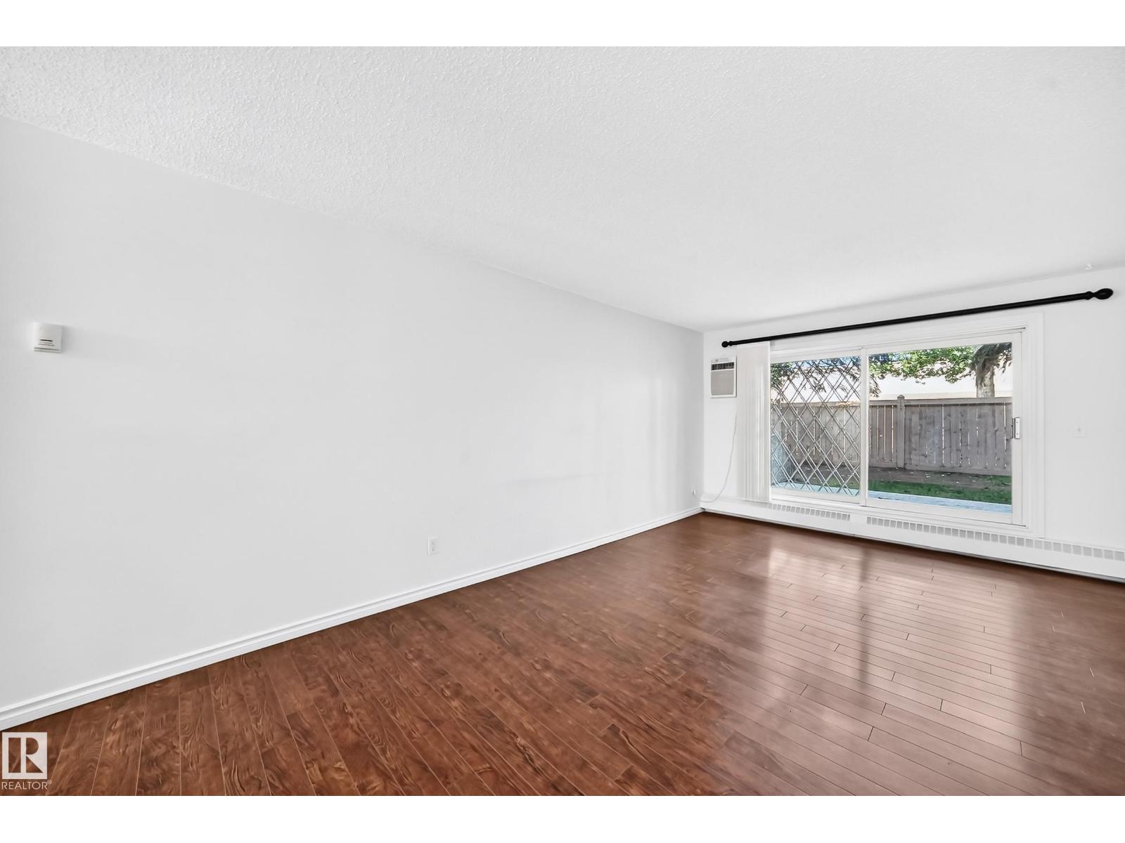 #109 10945 21 AV NW