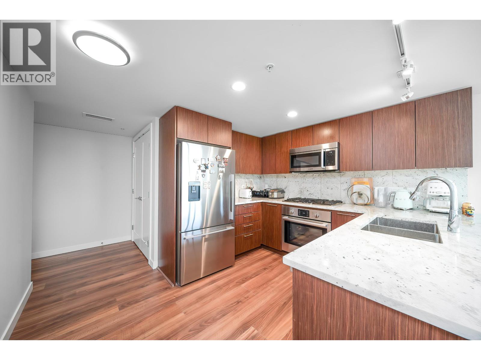 809 8699 HAZELBRIDGE WAY