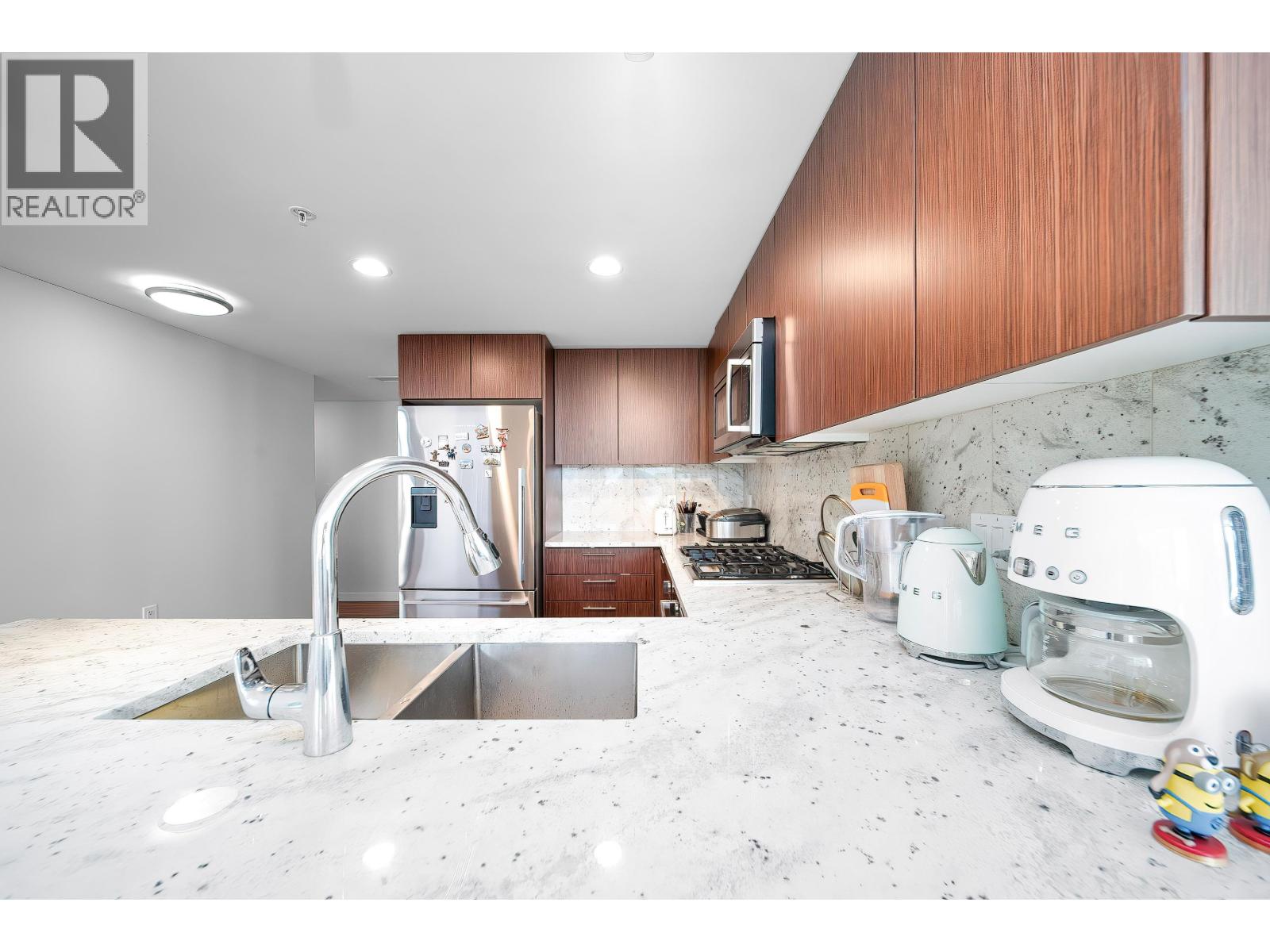 809 8699 HAZELBRIDGE WAY