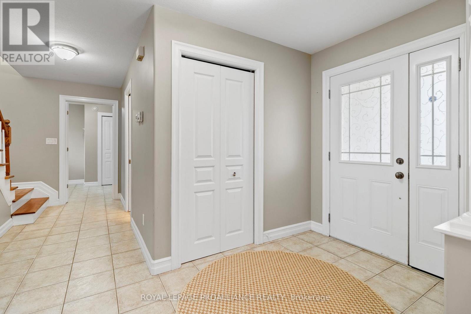 1009 CRESTWOOD DRIVE