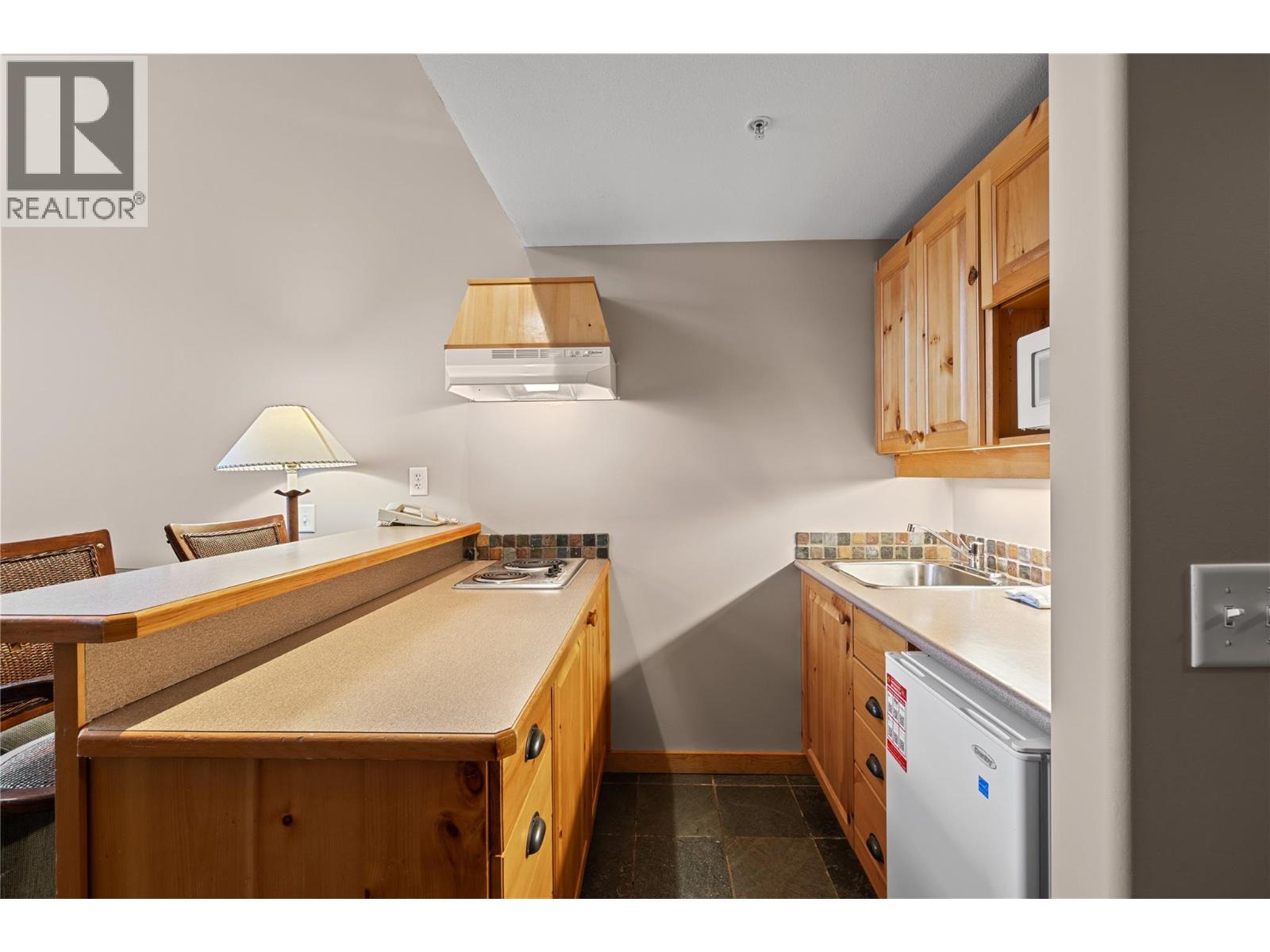 5335 Big White Road Unit# 220